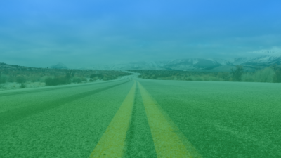 Foto of road and mountains by Amanda Sandlin